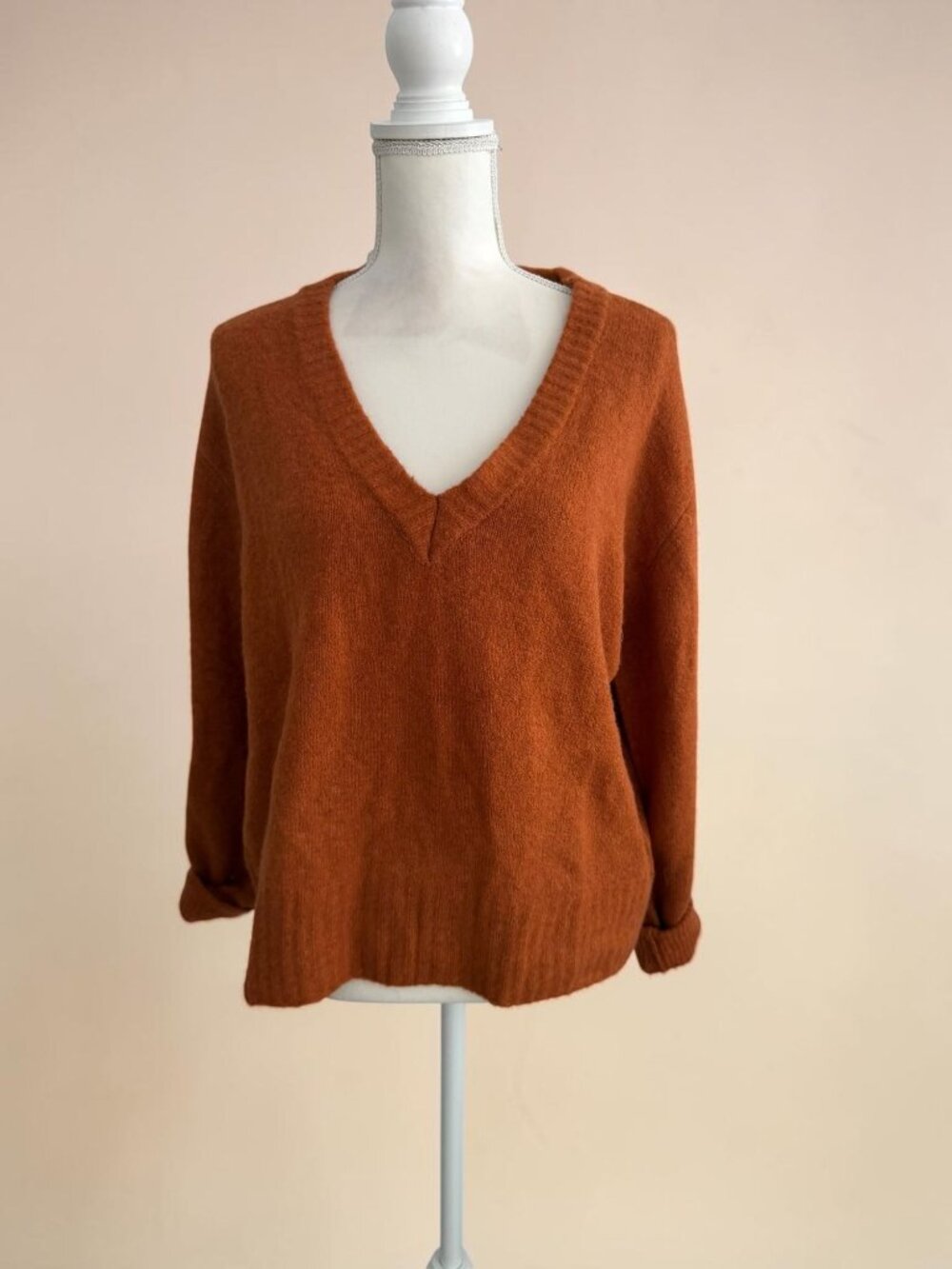 ELAN Orange V Neck Sweater Size Large NEW NWT